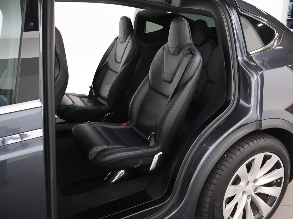 100D 6-PERS PERFORMANCE *RDW NWPRIJS €173.500* 612 PK | LUDICROUS SPEED | TREKHAAK 2250 KG! | CARBON AFWERKING