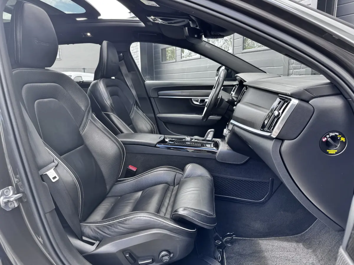 2.0 T8 AWD R-Design 391PK | Pano | H&K Audio | Head Up | Memory | €31.900,- Incl. BTW.