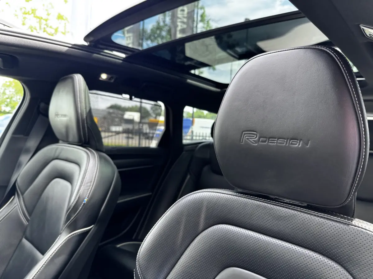 2.0 T8 AWD R-Design 391PK | Pano | H&K Audio | Head Up | Memory | €31.900,- Incl. BTW.