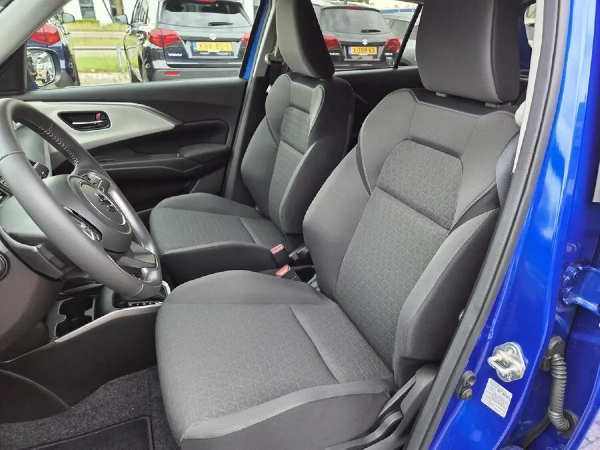 1.2 Smart Hybrid Style CVT Automaat | Uit voorraad leverbaar | 1068 | €2.200,- voordeel | Adapt. Cruise | Camera | Stoelverwarming | 16'' | Dodehoek | Carplay/Android Auto | Inklapbare spi