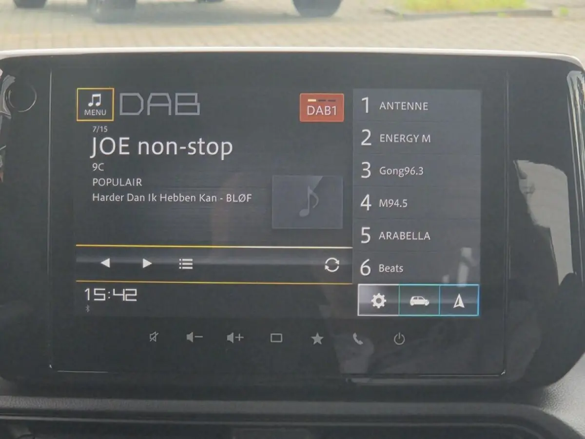 1.2 Smart Hybrid Style CVT Automaat | Uit voorraad leverbaar | 1068 | €2.200,- voordeel | Adapt. Cruise | Camera | Stoelverwarming | 16'' | Dodehoek | Carplay/Android Auto | Inklapbare spi