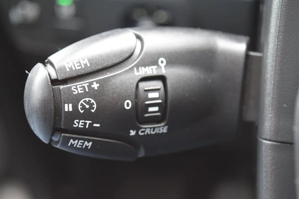 1.2 PureTech Feel 105g | Navi | Clima | NAP + APK 6-2027
