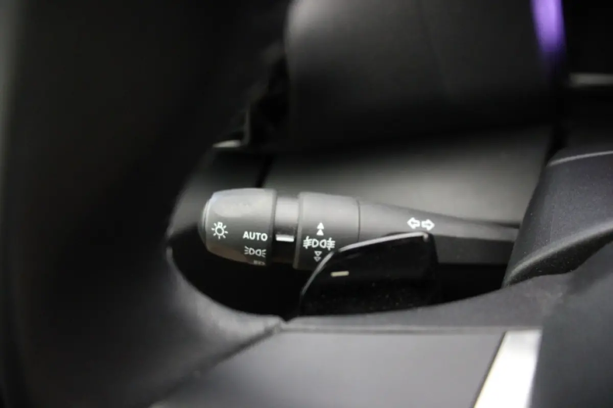 1.2 Puretech Feel Edition Automaat - Carplay, Cruise