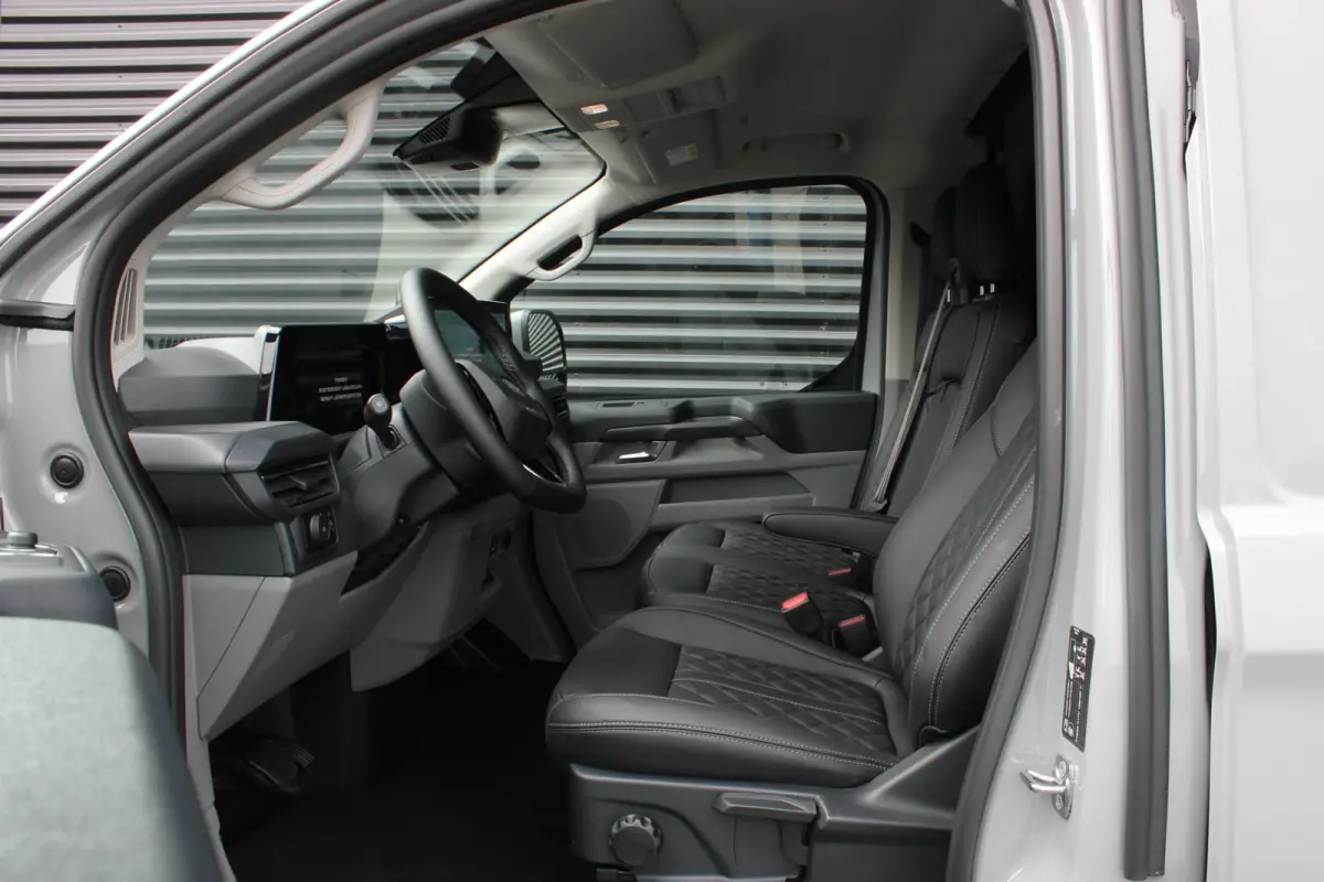 Cust. 340 L2H1 Limited 71kWh 218PK / JB- EDITON / CAMERA / 370KM RANGE / APPLE CARPLAY /DRIVERS- PACK /FULL OPTION