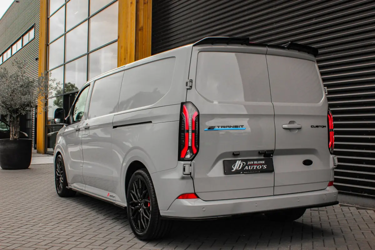 Cust. 340 L2H1 Limited 71kWh 218PK / JB- EDITON / CAMERA / 370KM RANGE / APPLE CARPLAY /DRIVERS- PACK /FULL OPTION
