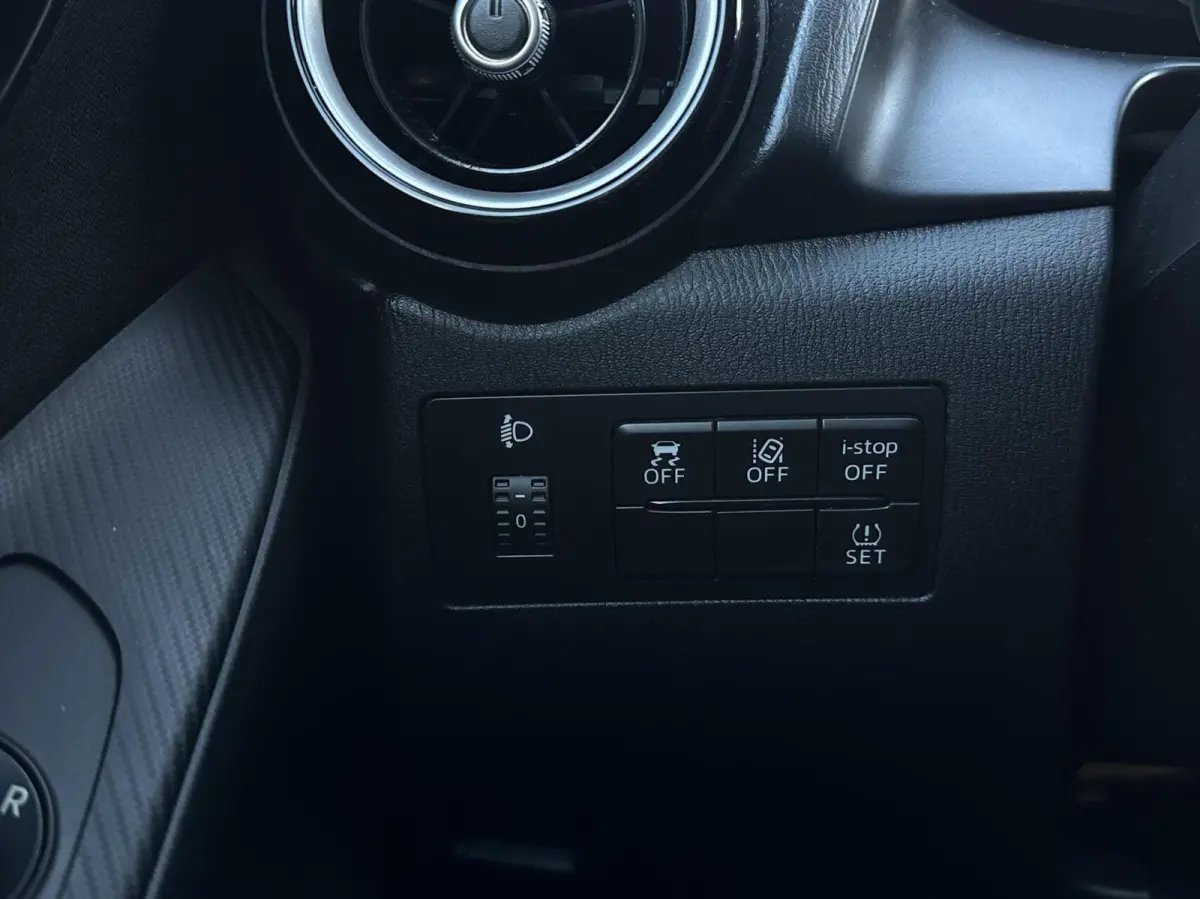 1.5 Kizoku Skyactiv-G, Cruise, PDC, Clima, Stoelverw