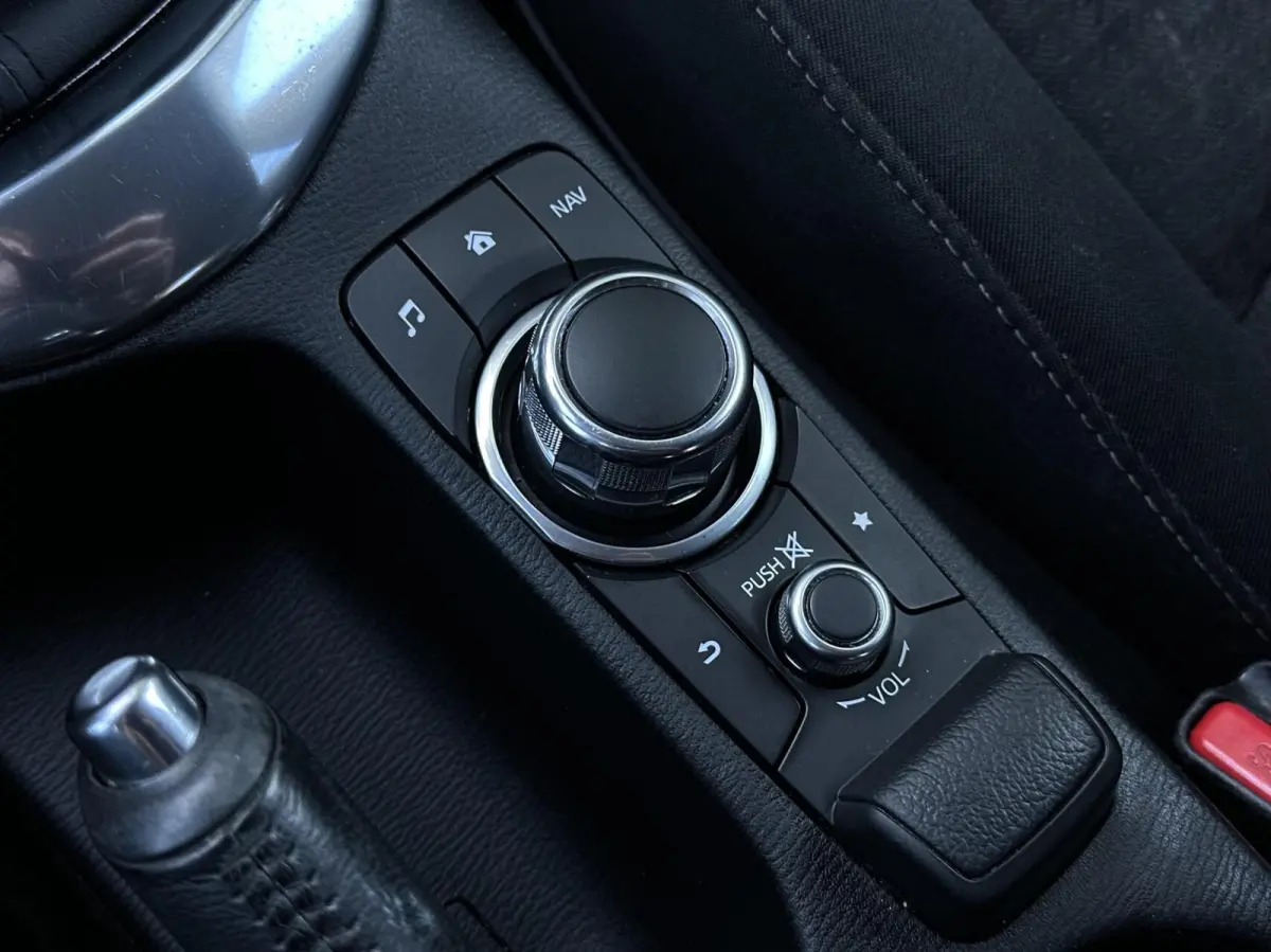 1.5 Kizoku Skyactiv-G, Cruise, PDC, Clima, Stoelverw