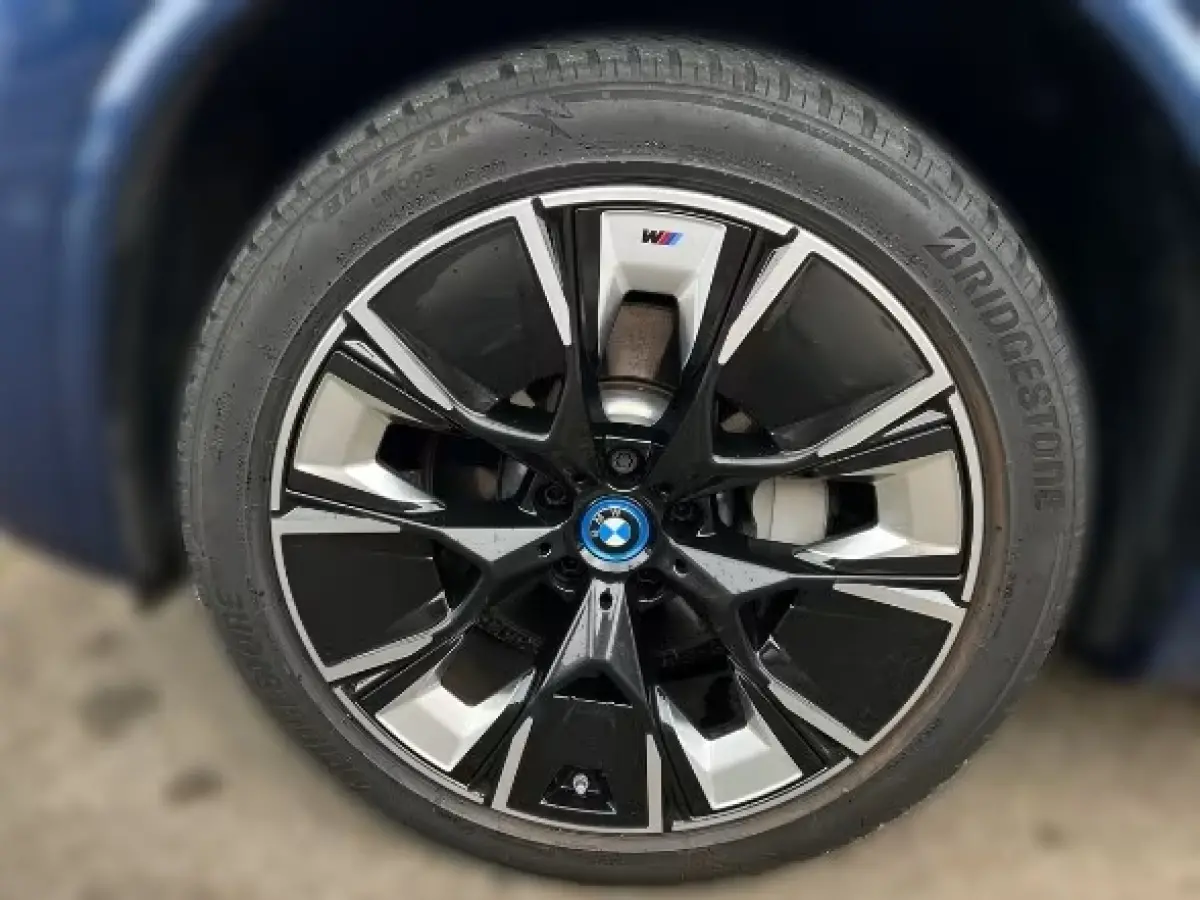 M-SPORT 80 kWh (210kW/286pk) ** LED, LEDER, PANO, TREKH, ALARM, H&K SOUND,  20-inch LMV ** 1e EIG - UNFALLFREI ** ** INFORMEER OOK NAAR ONZE AANTREKKELIJKE FINANCIAL-LEASE TARIEVEN **