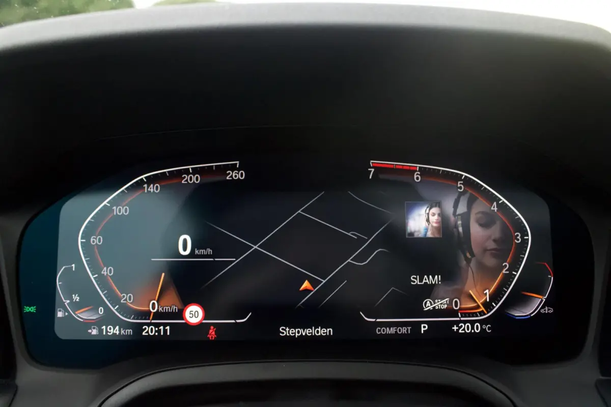 BMW 330i Touring|Pano - Parelmoer Wit - Live Cockpit - 1 Eig