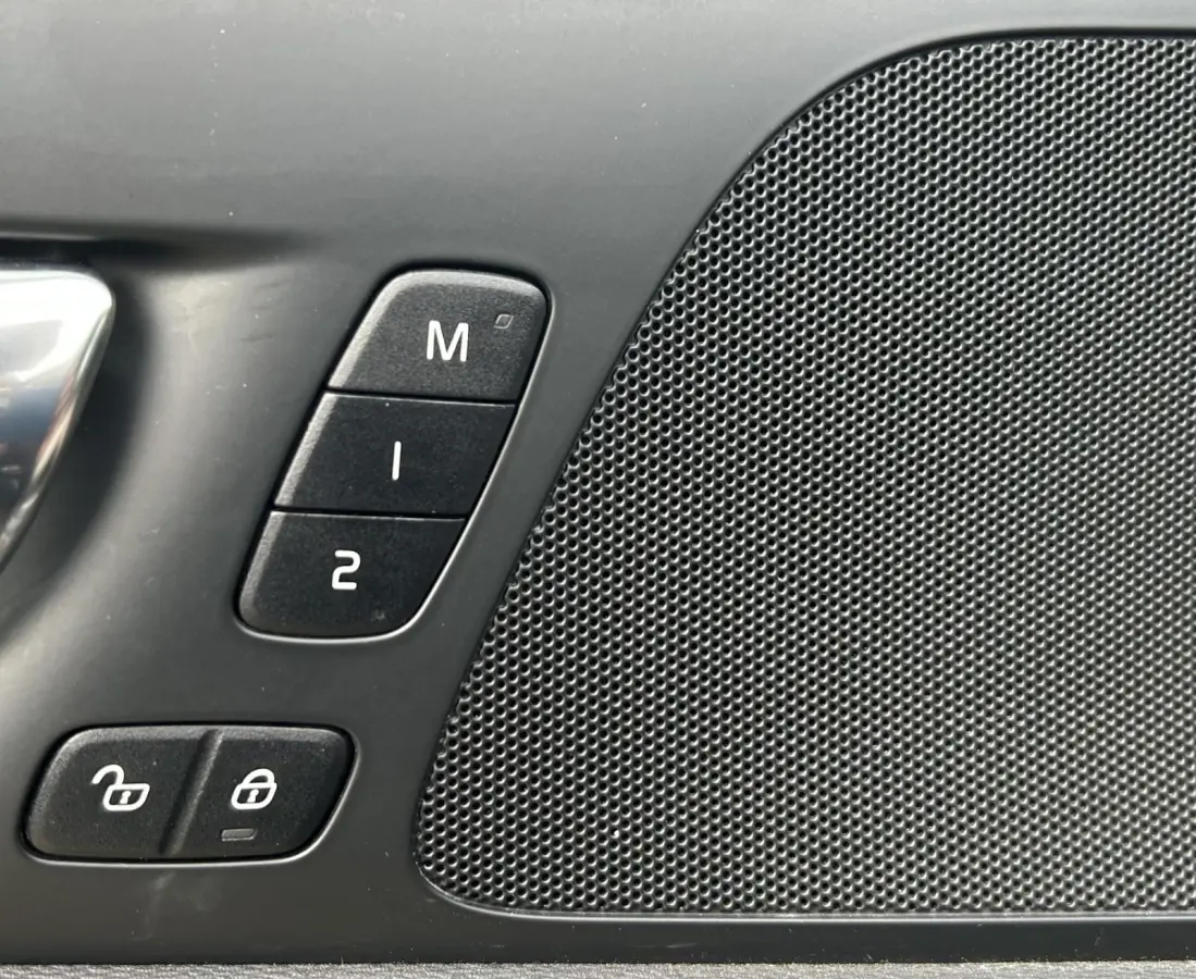 2.0 T8 Twin Engine AWD R-Design 331PK | Achteruitrijcamera | Elektrische Trekhaak | Nieuwe APK | LED | Carplay | Lederen Bekleding | Elektrisch Bestuurdersstoel met Geheugen | Elektrisch Ver