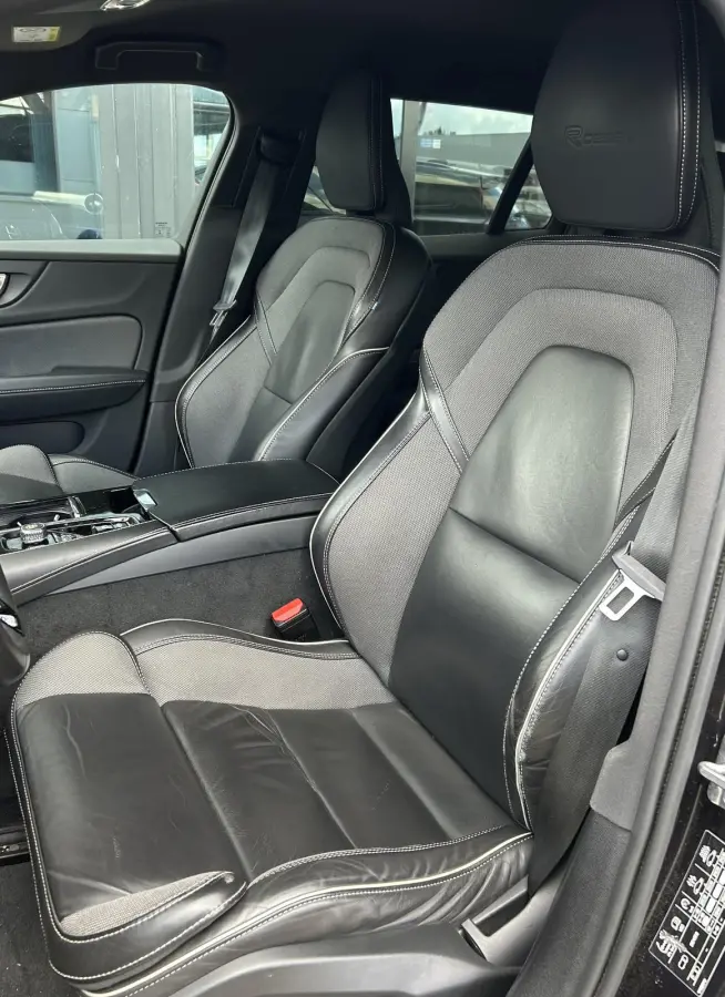 2.0 T8 Twin Engine AWD R-Design 331PK | Achteruitrijcamera | Elektrische Trekhaak | Nieuwe APK | LED | Carplay | Lederen Bekleding | Elektrisch Bestuurdersstoel met Geheugen | Elektrisch Ver