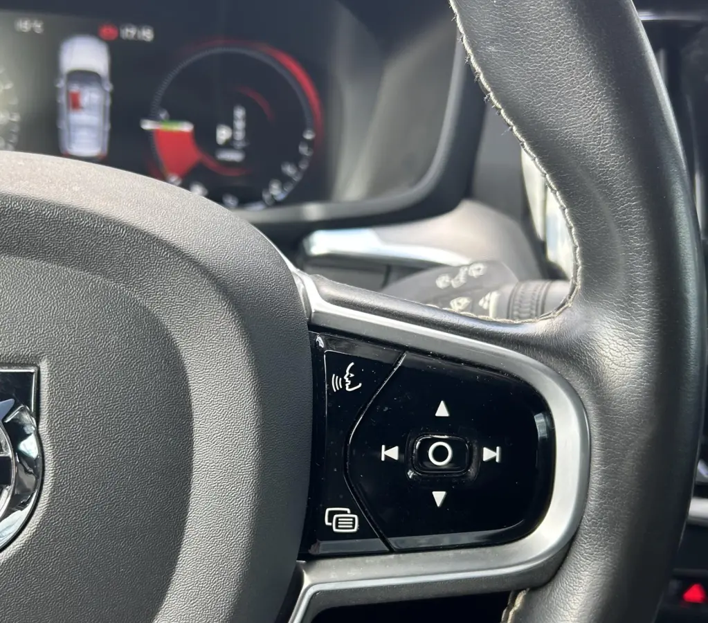 2.0 T8 Twin Engine AWD R-Design 331PK | Achteruitrijcamera | Elektrische Trekhaak | Nieuwe APK | LED | Carplay | Lederen Bekleding | Elektrisch Bestuurdersstoel met Geheugen | Elektrisch Ver