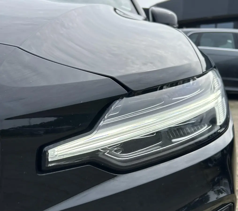 2.0 T8 Twin Engine AWD R-Design 331PK | Achteruitrijcamera | Elektrische Trekhaak | Nieuwe APK | LED | Carplay | Lederen Bekleding | Elektrisch Bestuurdersstoel met Geheugen | Elektrisch Ver