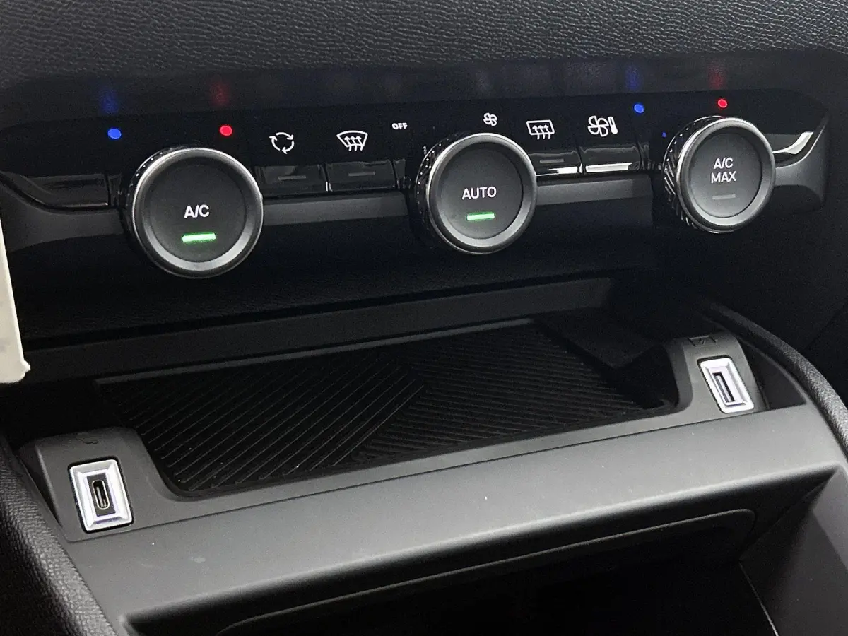 1.2 Hybrid 145pk Plus Automaat | Apple Carplay/Android Auto | Climate Control | Cruise Control | Camera | LED |