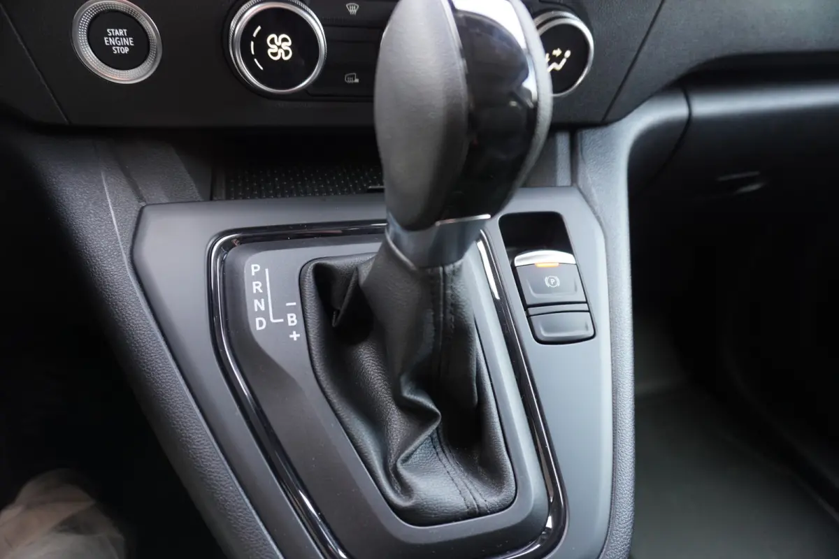 Advance L2 44 kWh Automaat Opklapbare Dubbelcabine nr.V095 | 120PK | Climate | Navi | Cruise | Schuifdeur L + R