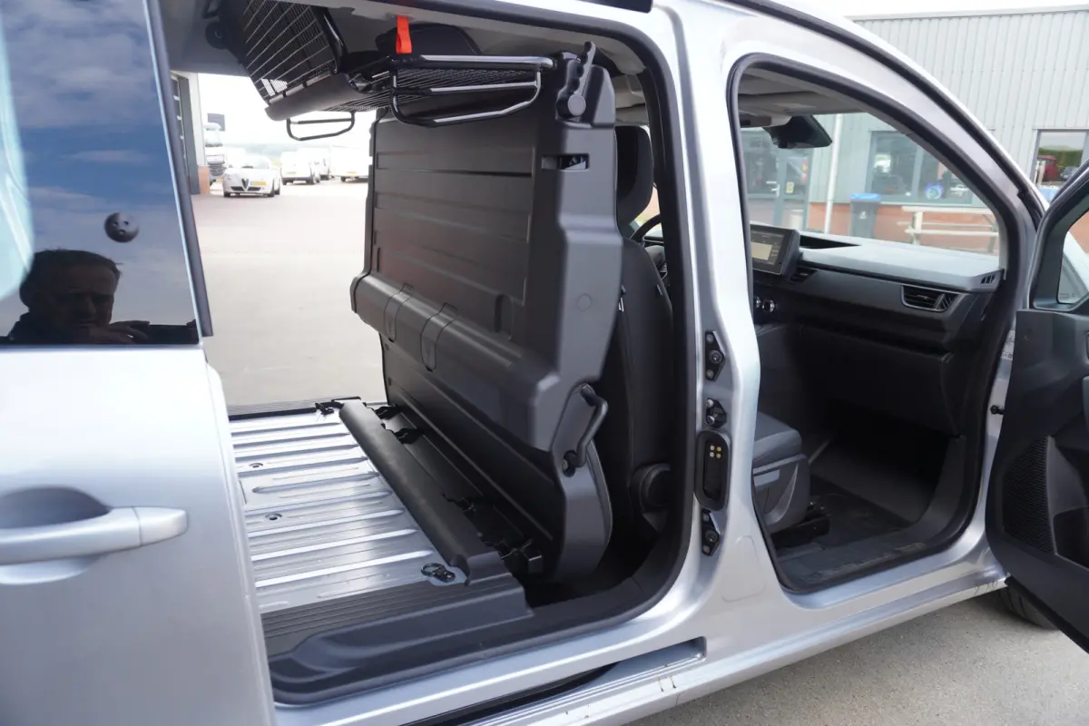 Advance L2 44 kWh Automaat Opklapbare Dubbelcabine nr.V095 | 120PK | Climate | Navi | Cruise | Schuifdeur L + R