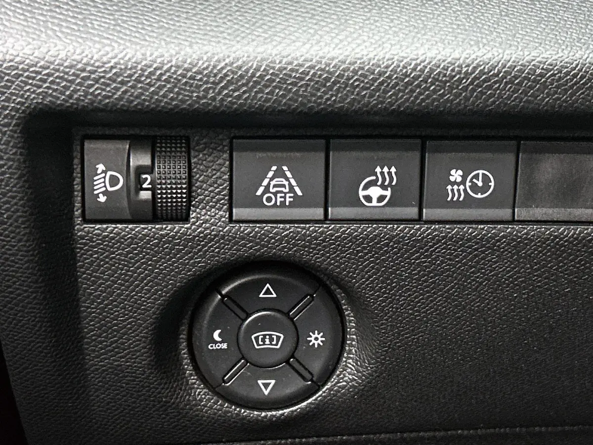 Shine 136pk 50 kWh Automaat | 1ste Eigenaar | Head-Up Display | Navigatie | Winter-Pakket | Climate Control | Adaptieve Cruise Control | Camera | full-LED | 18"LMV |