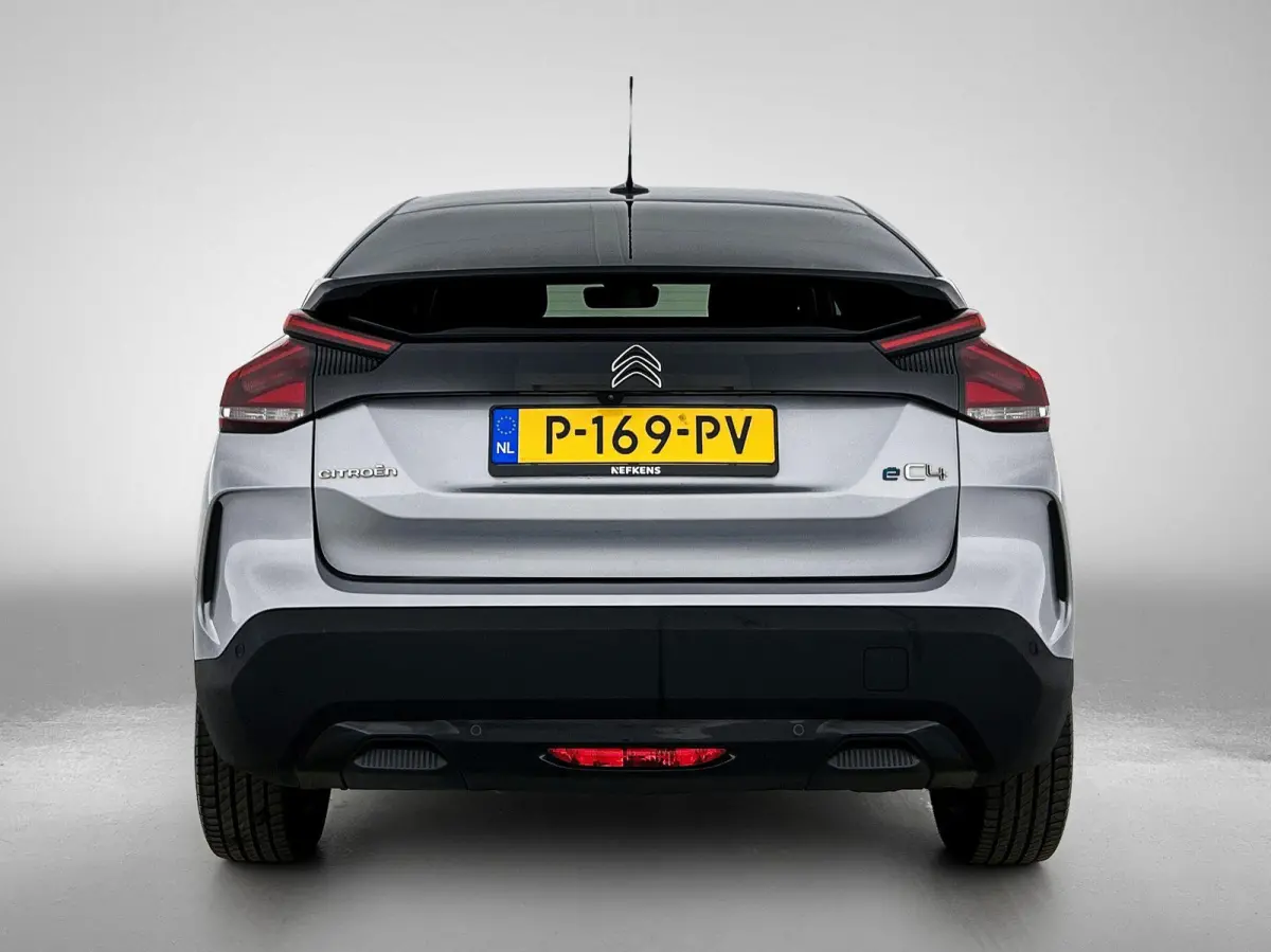 Shine 136pk 50 kWh Automaat | 1ste Eigenaar | Head-Up Display | Navigatie | Winter-Pakket | Climate Control | Adaptieve Cruise Control | Camera | full-LED | 18"LMV |
