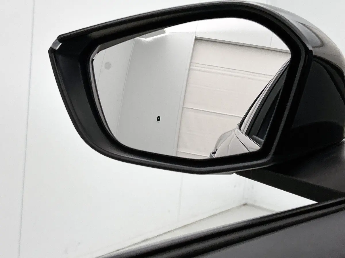Shine 136pk 50 kWh Automaat | 1ste Eigenaar | Head-Up Display | Navigatie | Winter-Pakket | Climate Control | Adaptieve Cruise Control | Camera | full-LED | 18"LMV |