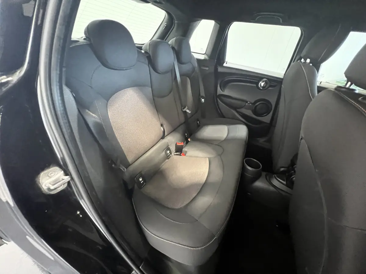 1.5 One Pepper | Navigatie/Android/Apple Carplay | LM Velgen 16" | Cruise Control | PDC Achter | Airco | LED Koplampen |
