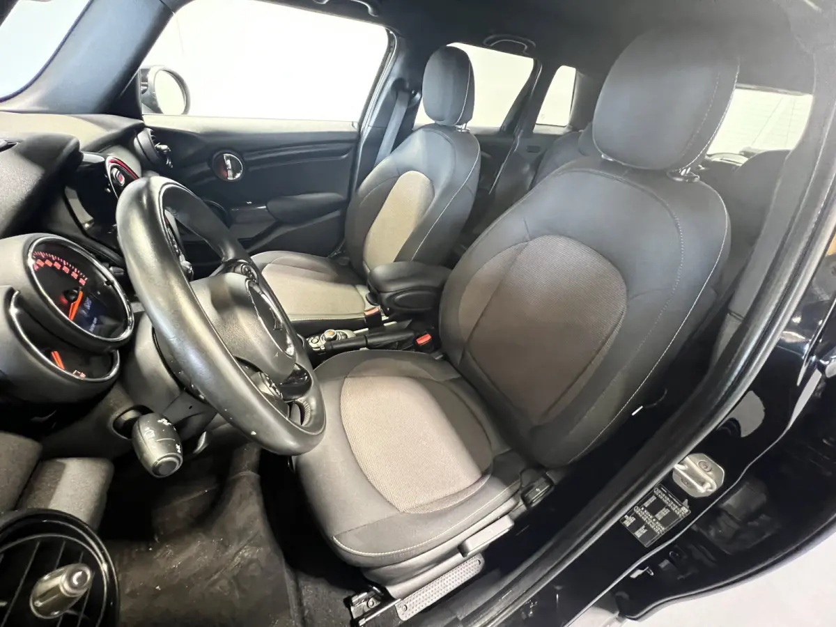 1.5 One Pepper | Navigatie/Android/Apple Carplay | LM Velgen 16" | Cruise Control | PDC Achter | Airco | LED Koplampen |