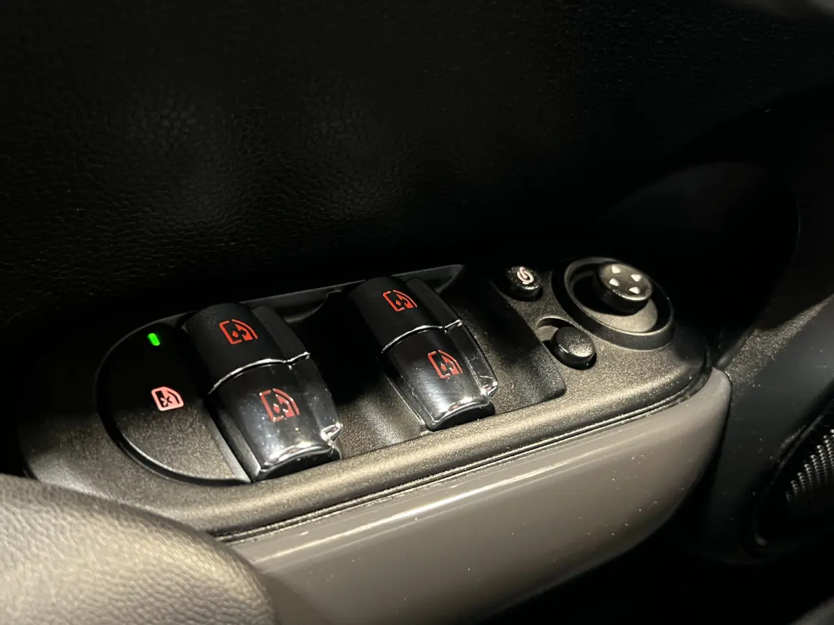 1.5 One Pepper | Navigatie/Android/Apple Carplay | LM Velgen 16" | Cruise Control | PDC Achter | Airco | LED Koplampen |