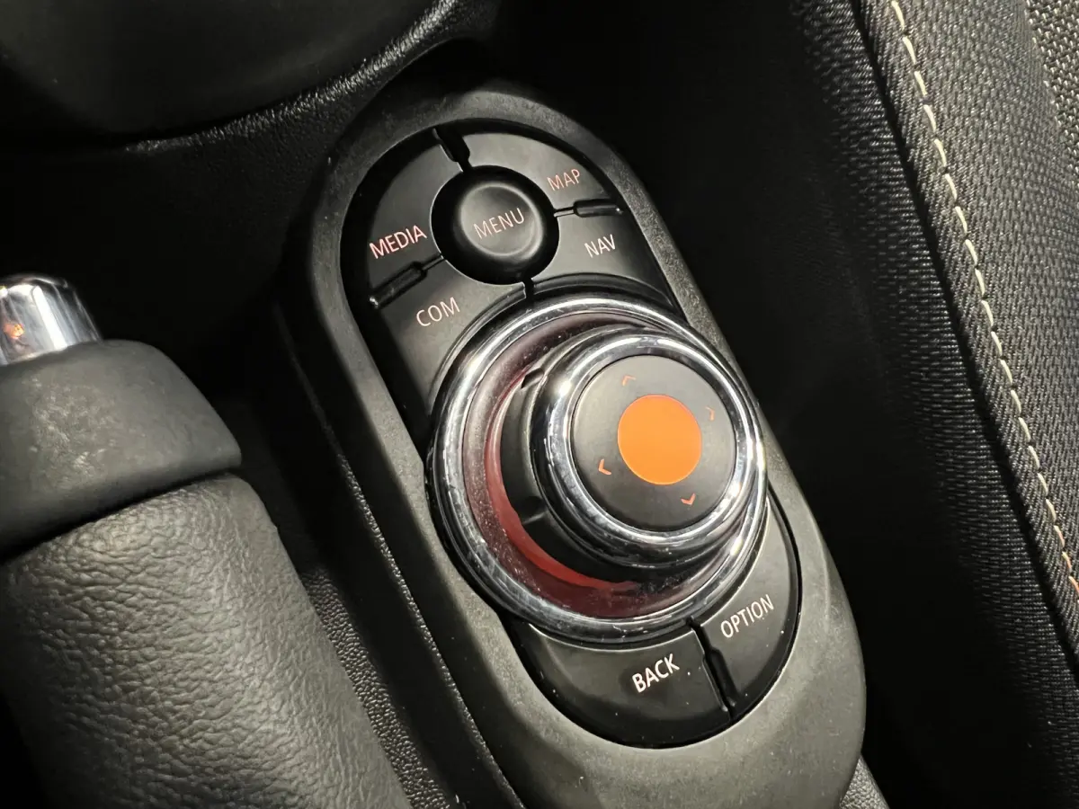 1.5 One Pepper | Navigatie/Android/Apple Carplay | LM Velgen 16" | Cruise Control | PDC Achter | Airco | LED Koplampen |