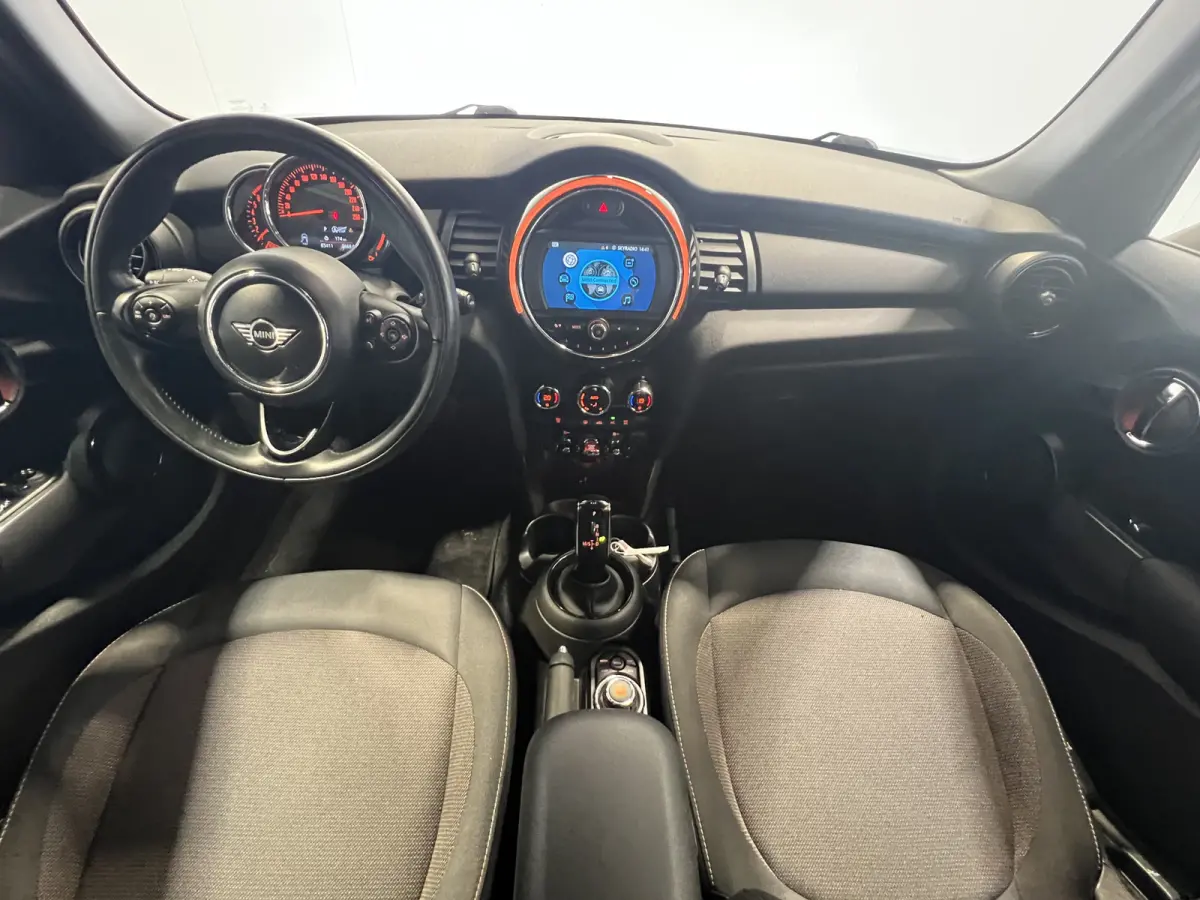 1.5 One Pepper | Navigatie/Android/Apple Carplay | LM Velgen 16" | Cruise Control | PDC Achter | Airco | LED Koplampen |