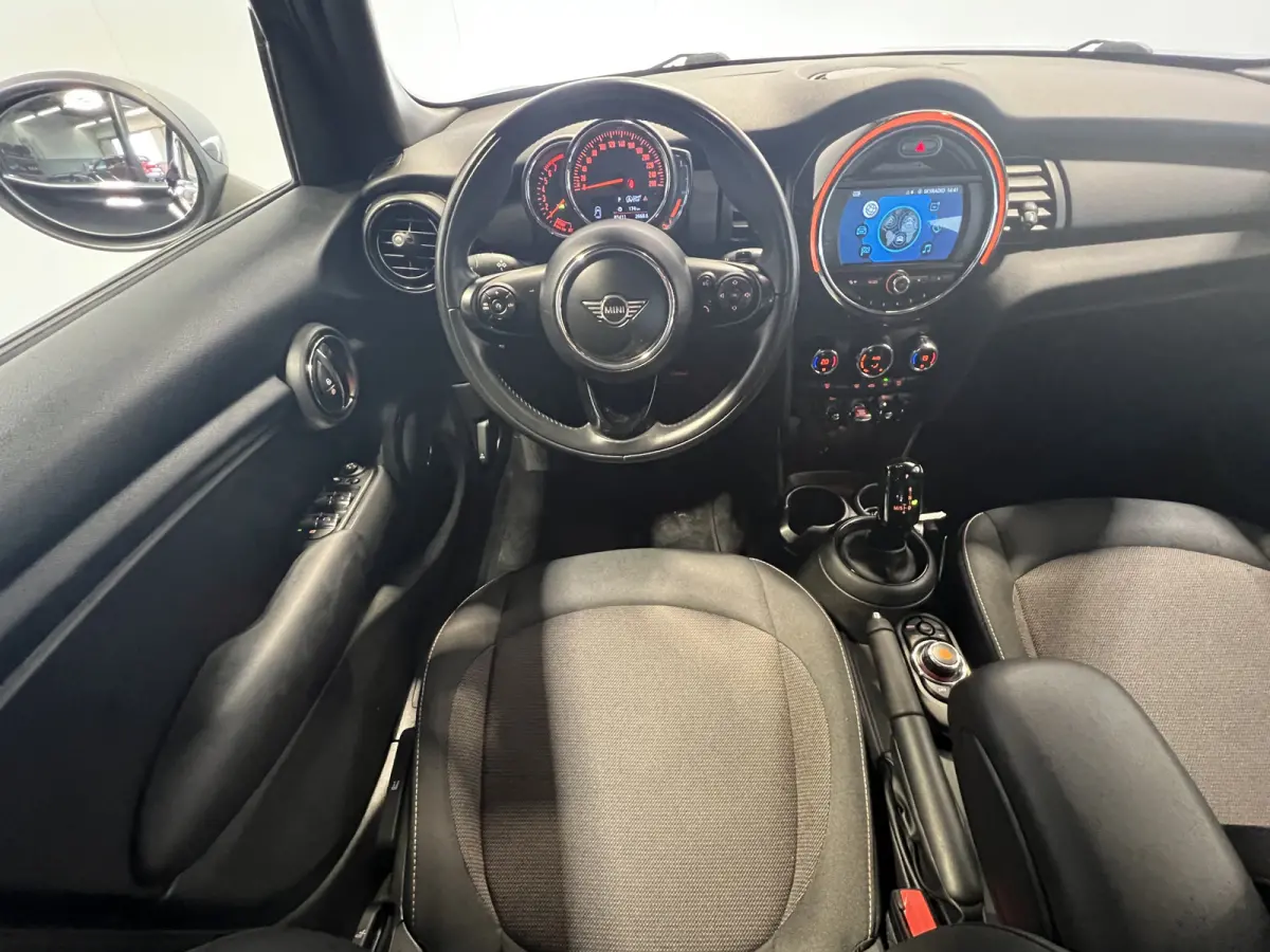 1.5 One Pepper | Navigatie/Android/Apple Carplay | LM Velgen 16" | Cruise Control | PDC Achter | Airco | LED Koplampen |