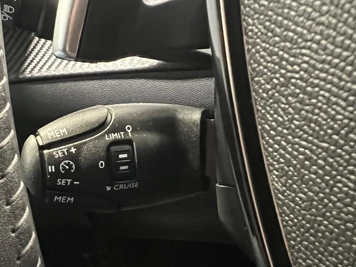 1.2 Hybrid 110 e-DCS6 Allure | Android/Apple Carplay | LM Velgen 16" | Cruise Control | Kunstleder/Stoffen Bekleding | LED Koplampen | Airco |