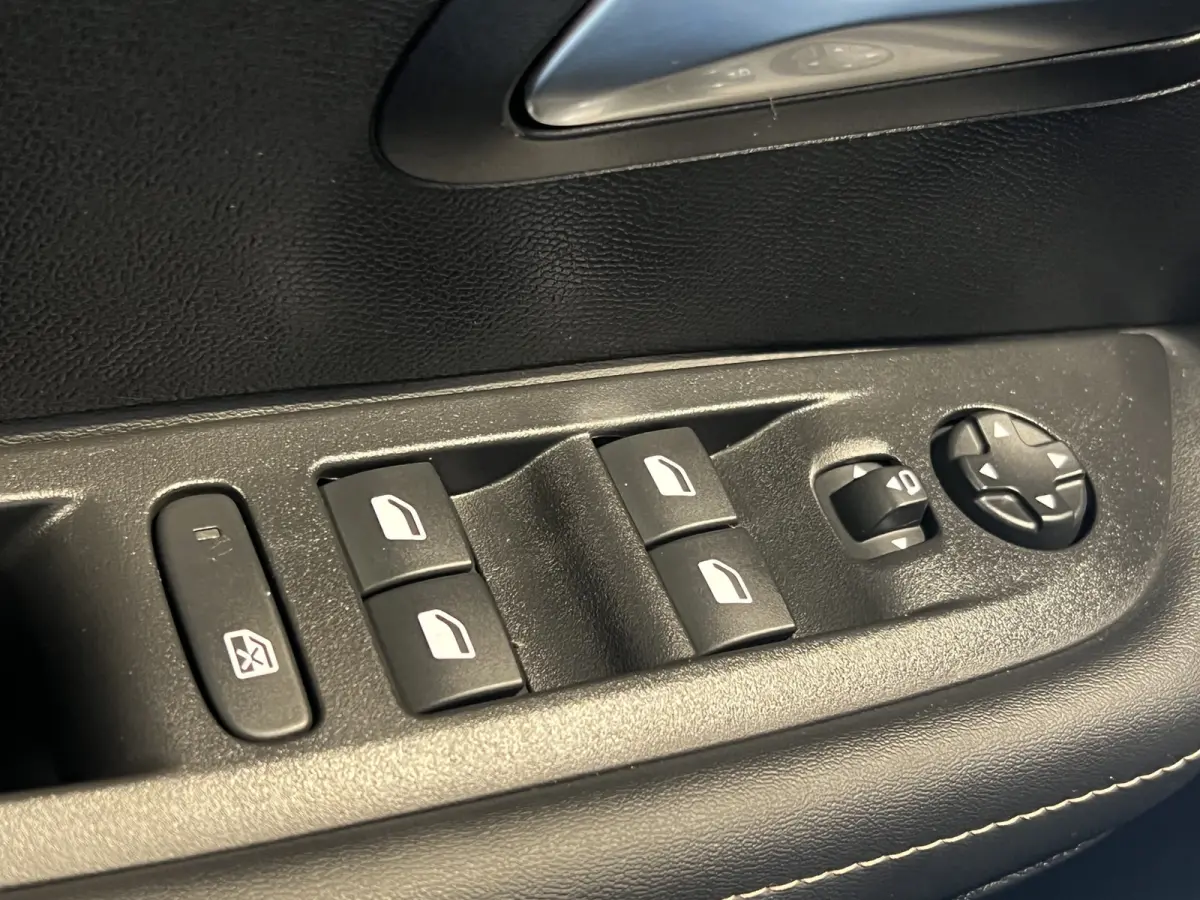 1.2 Hybrid 110 e-DCS6 Allure | Android/Apple Carplay | LM Velgen 16" | Cruise Control | Kunstleder/Stoffen Bekleding | LED Koplampen | Airco |