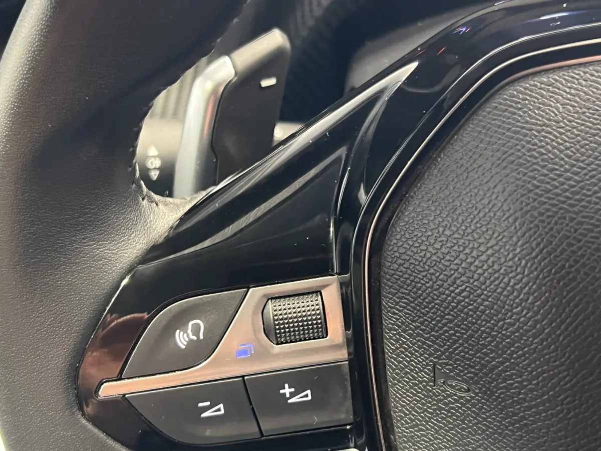 1.2 Hybrid 110 e-DCS6 Allure | Android/Apple Carplay | LM Velgen 16" | Cruise Control | Kunstleder/Stoffen Bekleding | LED Koplampen | Airco |
