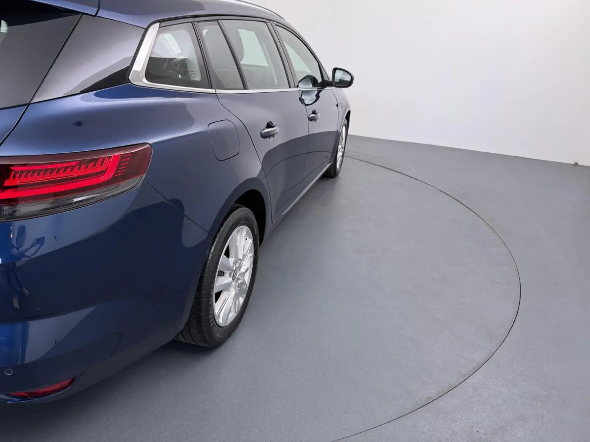 TCe 140 GPF Business Zen | Trekhaak | Parkeercamera | Navigatie |
