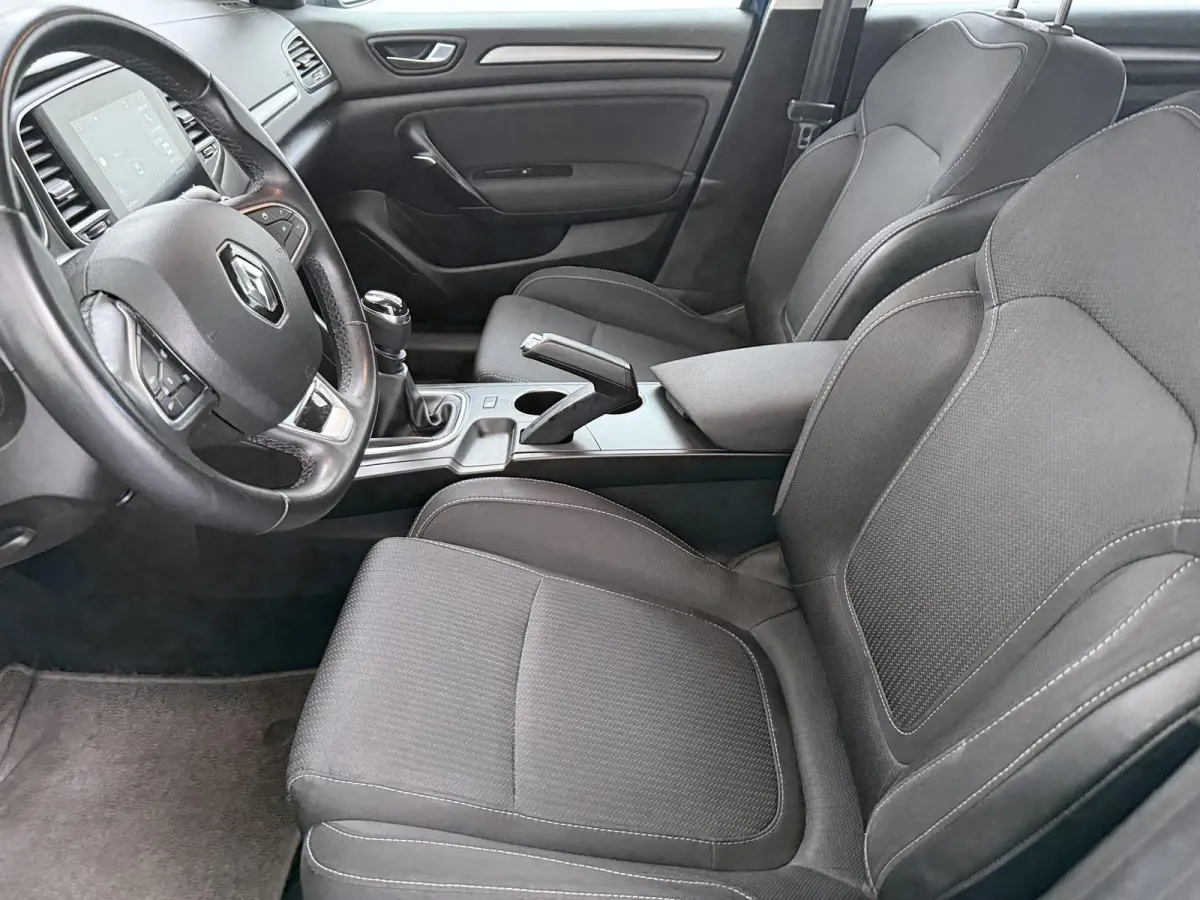 TCe 140 GPF Business Zen | Trekhaak | Parkeercamera | Navigatie |