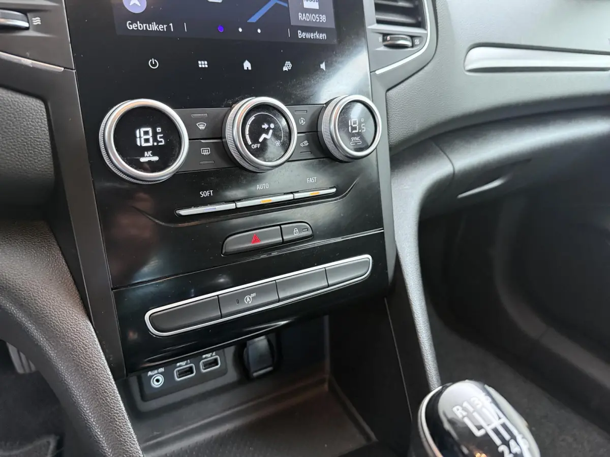 TCe 140 GPF Business Zen | Trekhaak | Parkeercamera | Navigatie |