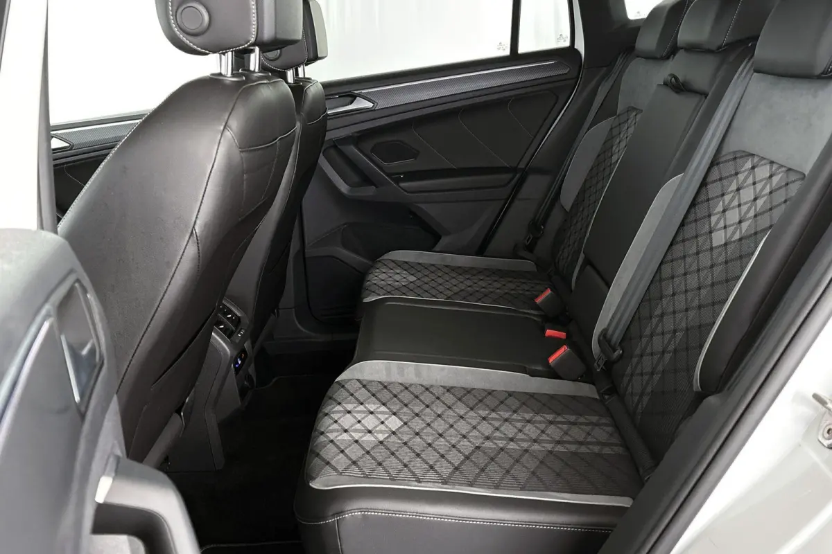 1.4 TSI eHybrid R-Line Business+ Head-Up Stuur-Stoelverwarming Adaptief Onderstel