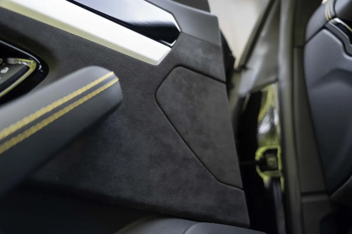 4.0 V8 B&O 3D PPF Alcantara Keramisch 23"