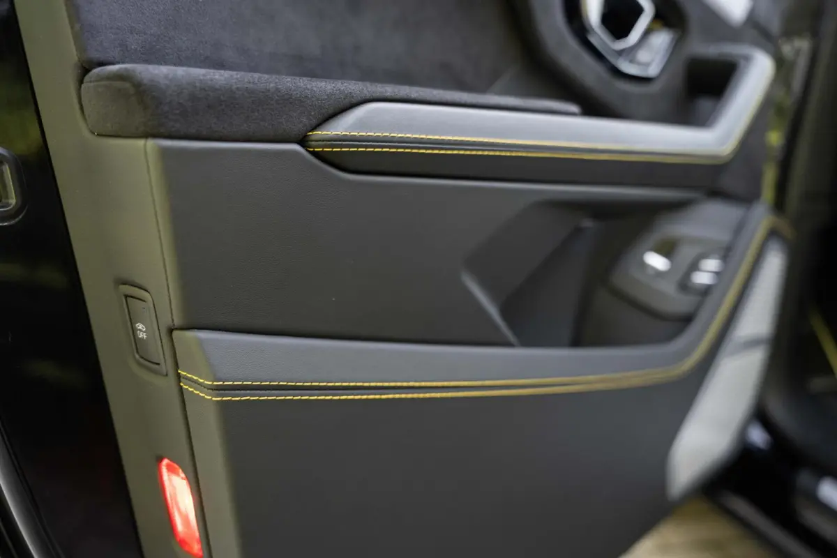 4.0 V8 B&O 3D PPF Alcantara Keramisch 23"
