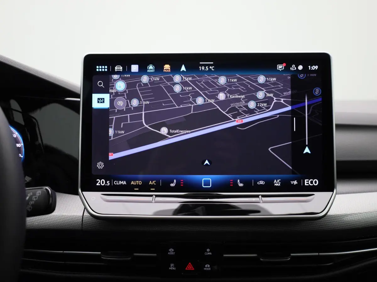1.5 eHybrid Style Edition 204 PK| Panoramadak | Trekhaak | Navigatie | LED Matrix | Stoelverwarming | Stuurwielverwarming | Dodehoekdetectie