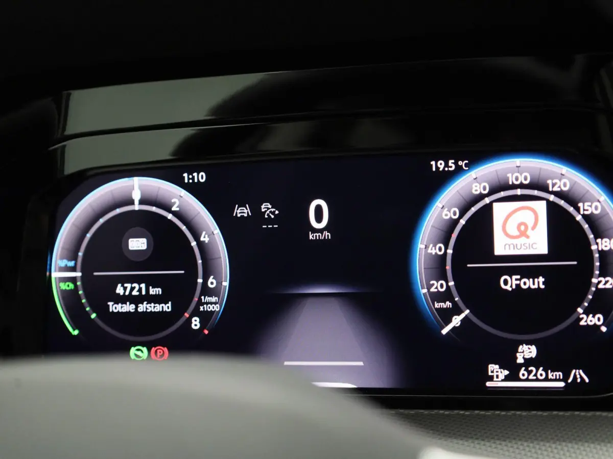 1.5 eHybrid Style Edition 204 PK| Panoramadak | Trekhaak | Navigatie | LED Matrix | Stoelverwarming | Stuurwielverwarming | Dodehoekdetectie