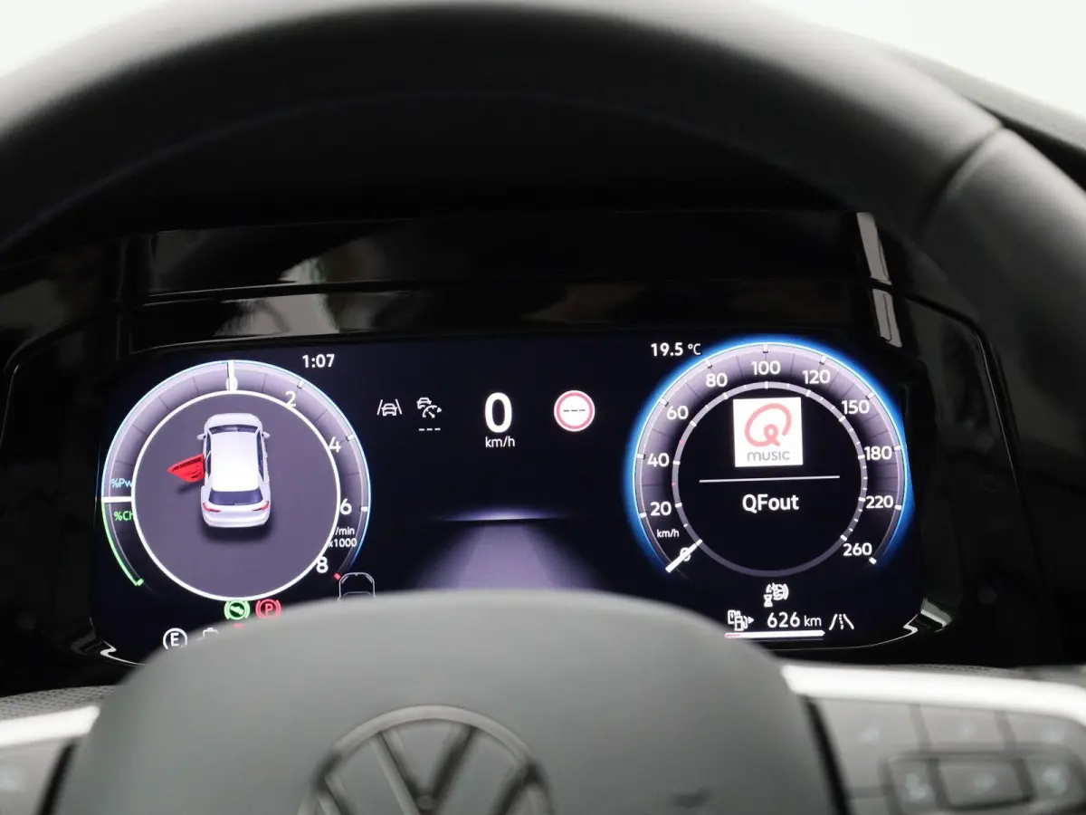 1.5 eHybrid Style Edition 204 PK| Panoramadak | Trekhaak | Navigatie | LED Matrix | Stoelverwarming | Stuurwielverwarming | Dodehoekdetectie