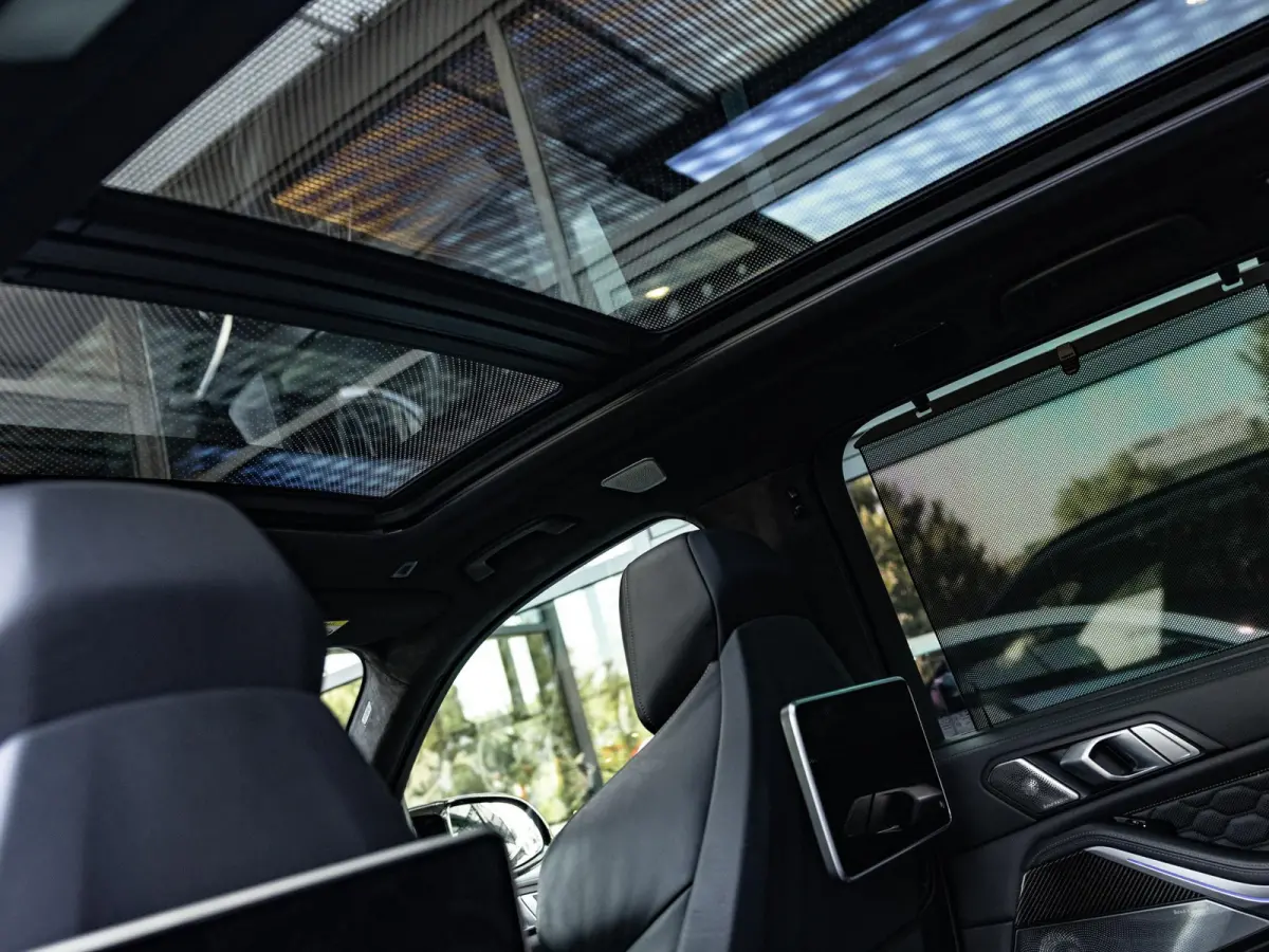 M Competition | M DRIVERS PACK | BOWERS & WILKINS | SOFTCLOSE | SKYLOUNGE PANORAMA/SCHUIF-KANTELDAK | STOELVENTILATIE | TV SCHERMEN ACHTER | NL GELEVERD | DEALER ONDERHOUDEN | CARBONZWART | 