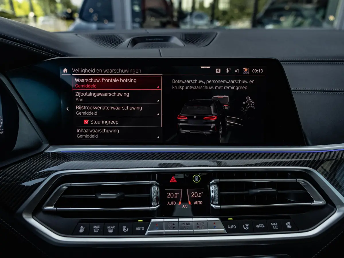 M Competition | M DRIVERS PACK | BOWERS & WILKINS | SOFTCLOSE | SKYLOUNGE PANORAMA/SCHUIF-KANTELDAK | STOELVENTILATIE | TV SCHERMEN ACHTER | NL GELEVERD | DEALER ONDERHOUDEN | CARBONZWART | 