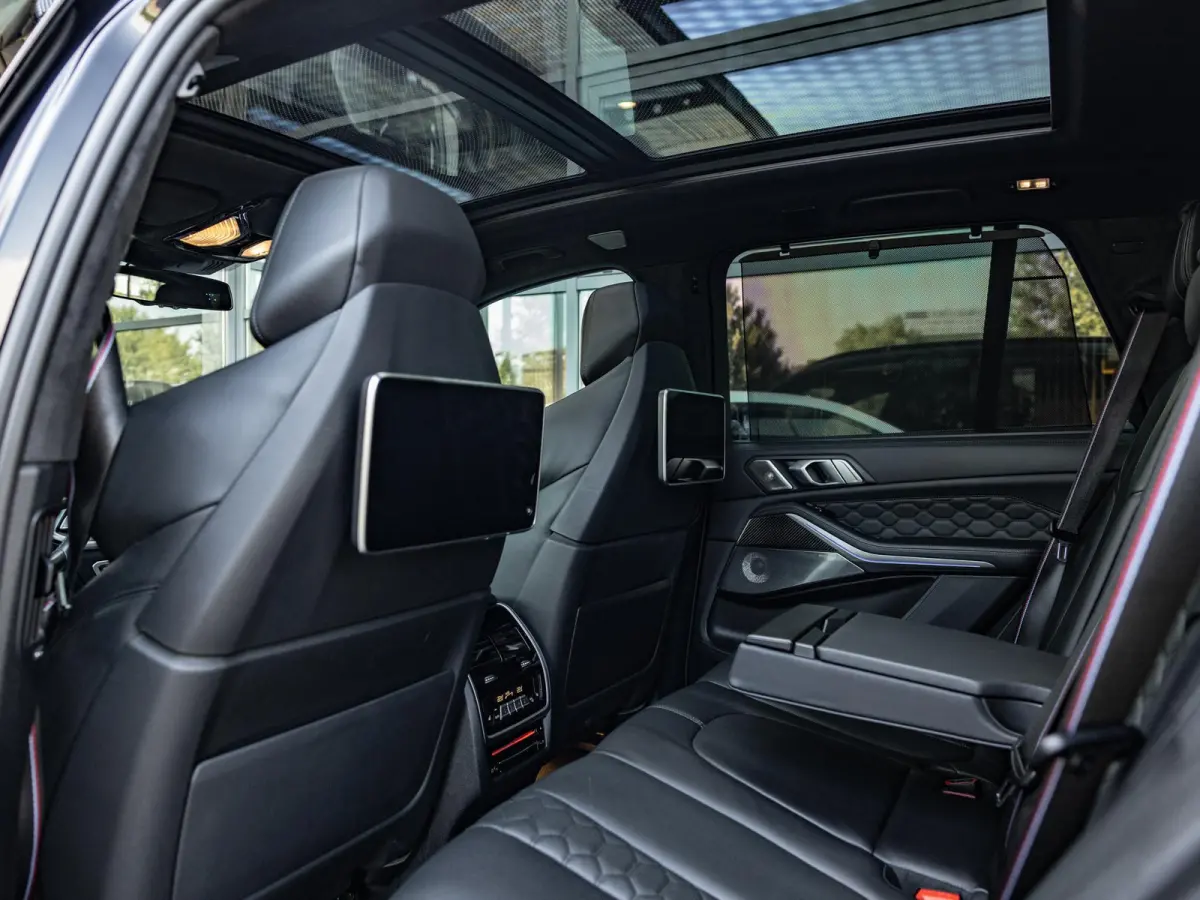 M Competition | M DRIVERS PACK | BOWERS & WILKINS | SOFTCLOSE | SKYLOUNGE PANORAMA/SCHUIF-KANTELDAK | STOELVENTILATIE | TV SCHERMEN ACHTER | NL GELEVERD | DEALER ONDERHOUDEN | CARBONZWART | 
