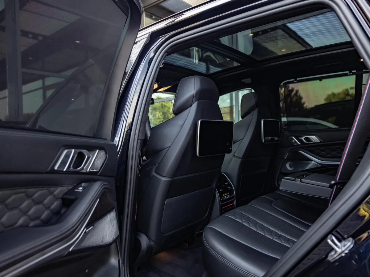 M Competition | M DRIVERS PACK | BOWERS & WILKINS | SOFTCLOSE | SKYLOUNGE PANORAMA/SCHUIF-KANTELDAK | STOELVENTILATIE | TV SCHERMEN ACHTER | NL GELEVERD | DEALER ONDERHOUDEN | CARBONZWART | 