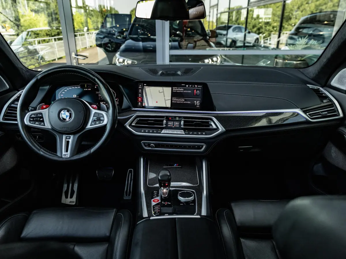 M Competition | M DRIVERS PACK | BOWERS & WILKINS | SOFTCLOSE | SKYLOUNGE PANORAMA/SCHUIF-KANTELDAK | STOELVENTILATIE | TV SCHERMEN ACHTER | NL GELEVERD | DEALER ONDERHOUDEN | CARBONZWART | 