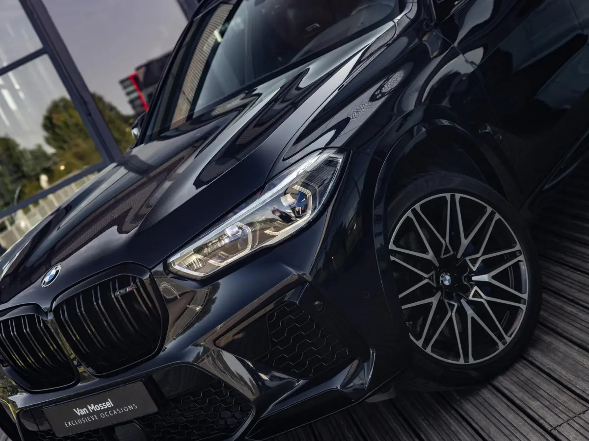 M Competition | M DRIVERS PACK | BOWERS & WILKINS | SOFTCLOSE | SKYLOUNGE PANORAMA/SCHUIF-KANTELDAK | STOELVENTILATIE | TV SCHERMEN ACHTER | NL GELEVERD | DEALER ONDERHOUDEN | CARBONZWART | 