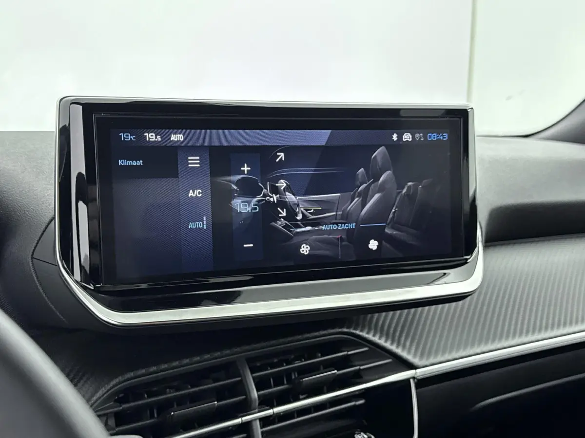 1.2 100pk Allure | Digitale cockpit | Climate control | Parkeersensoren | Lichtmetalen velgen | Apple CarPlay/Android Auto |