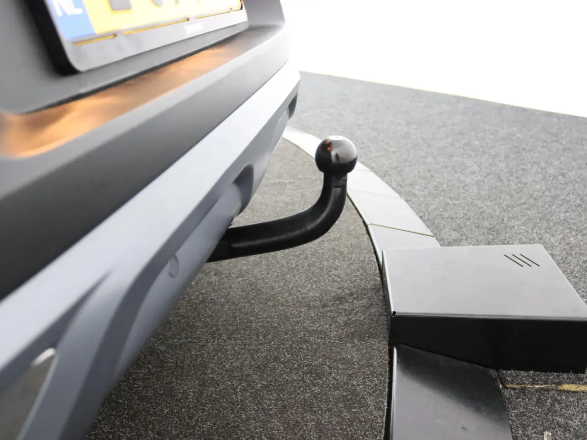 TCe 140 GPF Intens | Lederen Bekl. | Stoelverw. | Trekhaak |