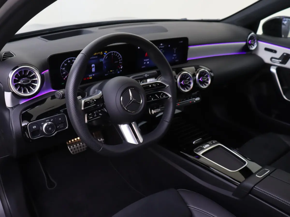250 e Business Solution AMG Panoramadak / Head-Up / 360 camera / Memory Seats / 19'' Multispaak /13.776 KM!